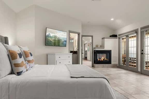 #1 Large Family Home in the Heart of Alamo Heights - Image 1