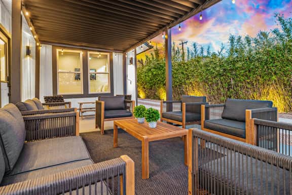 5-Star Family-Friendly 3BR Walk to Pearl Riverwalk