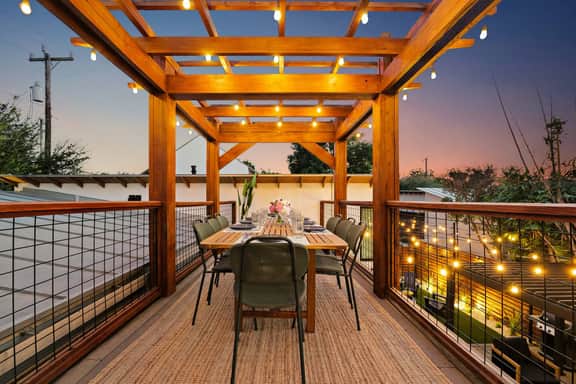 NEW #1 Downtown SA House-Walk to Tower & Alamodome - Image 4